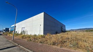 Nave industrial en venta en Cacabelos