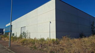 Nave industrial en venta en Cacabelos