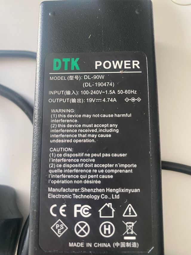 Cargador de ordenador DTK DL-90W 100-240V