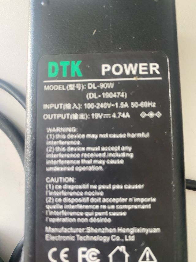 Cargador de ordenador DTK DL-90W 100-240V