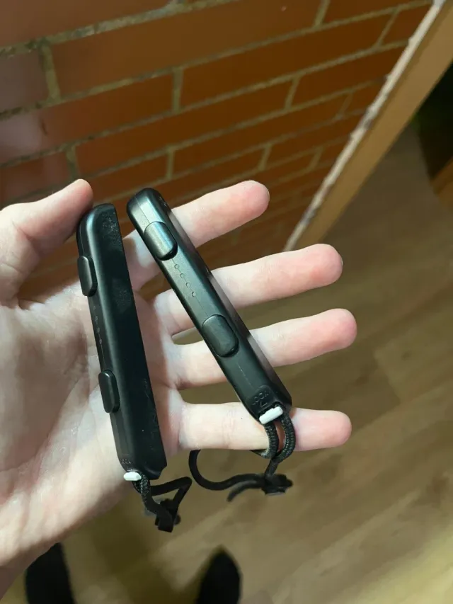 Nintendo Switch Azul/Rojo + Mando Pro