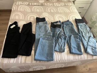 Pantalones premamá negros y vaqueros
