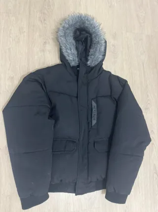 Chaqueta McKenzie Negra con Capucha