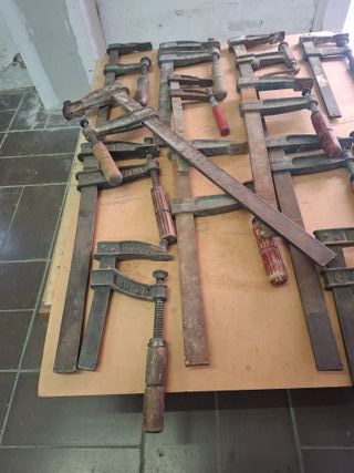 LOTE DE SARGENTOS DE CARPINTERÍA ( 13 UNIDADES )