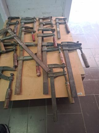 LOTE DE SARGENTOS DE CARPINTERÍA ( 13 UNIDADES )