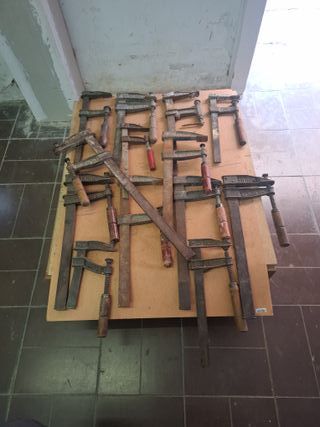 LOTE DE SARGENTOS DE CARPINTERÍA ( 13 UNIDADES )