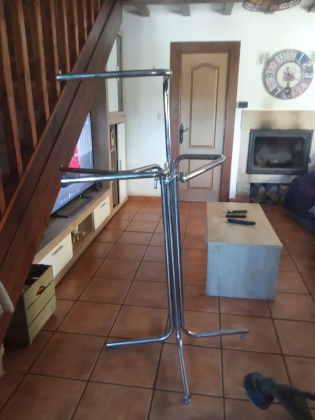 Burro de planchar metálico