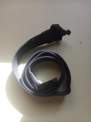 Cinghia per valigie con fibbia nera