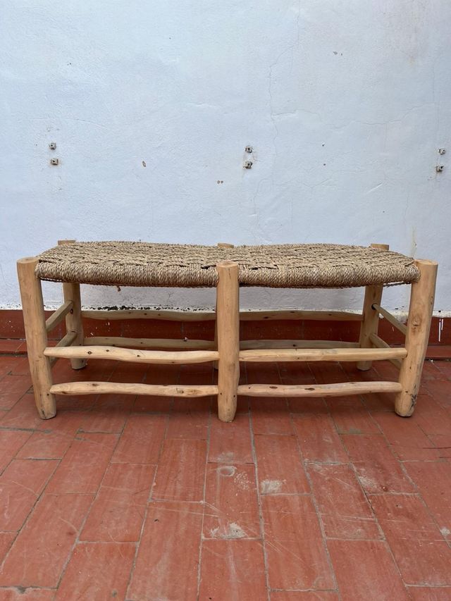 Banco de mimbre y madera