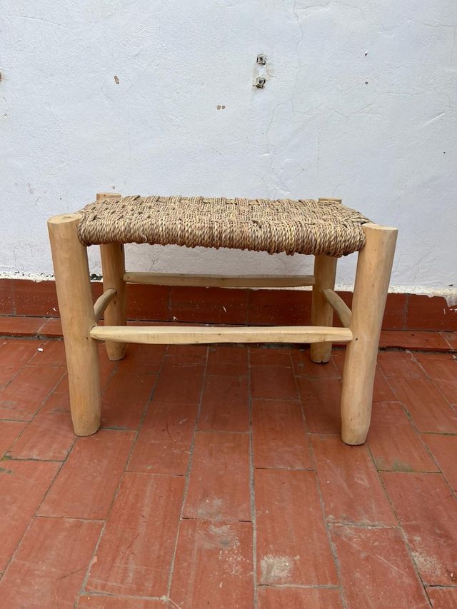 Banco de mimbre y madera