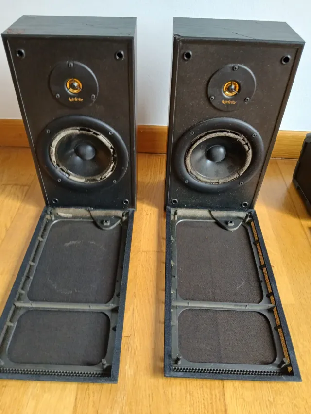 Altavoces Infinity Negros