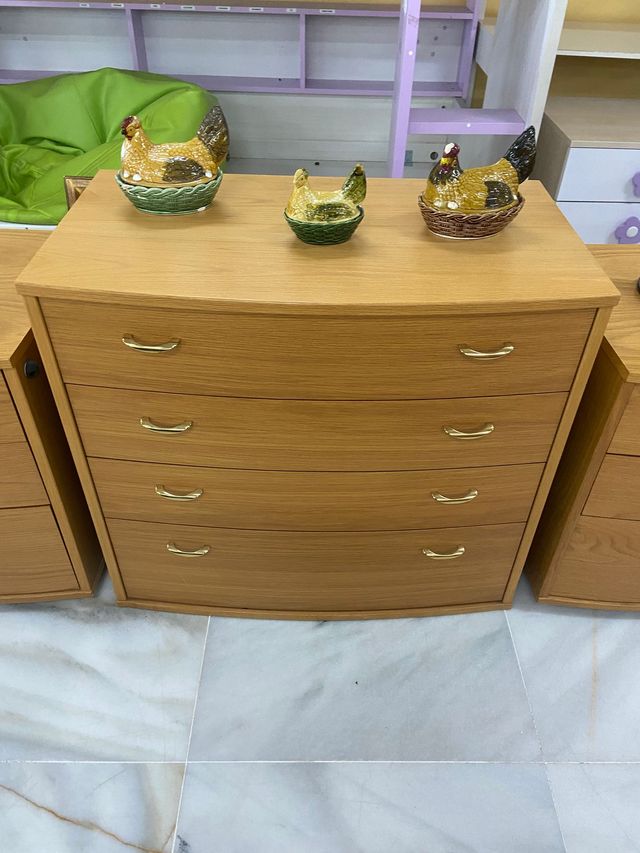 CÓMODA HABITACIÓN CON 4 CAJONES