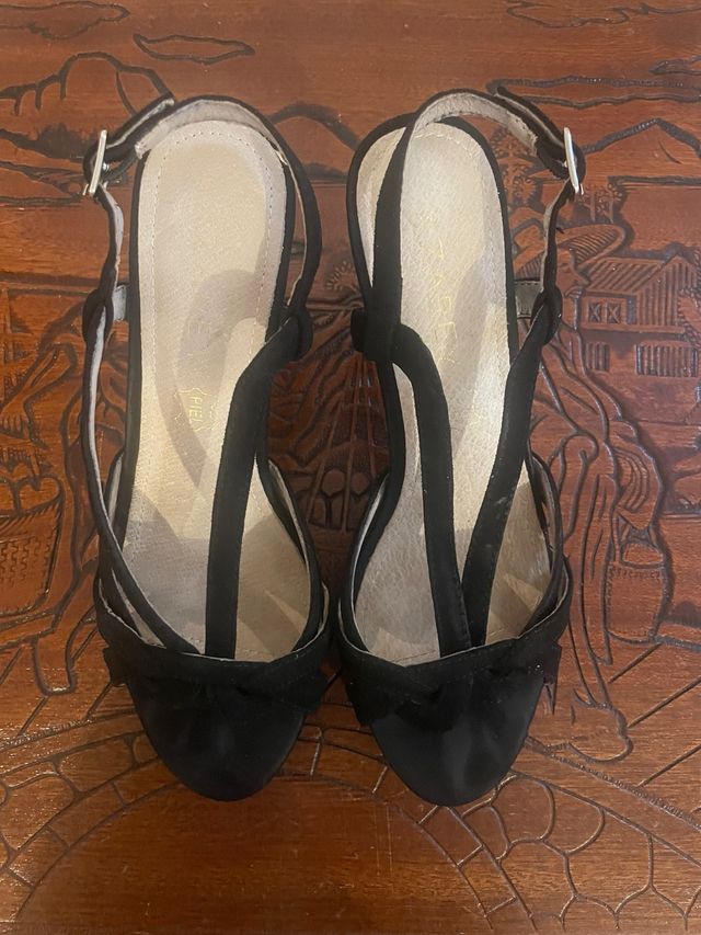 Zapatos de tacón negros