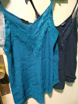 2 Camisetas tirantes encaje Oysho