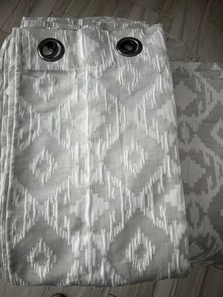 2 Cortinas grises y blancas