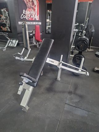 Máquina de pecho convergente aperturas