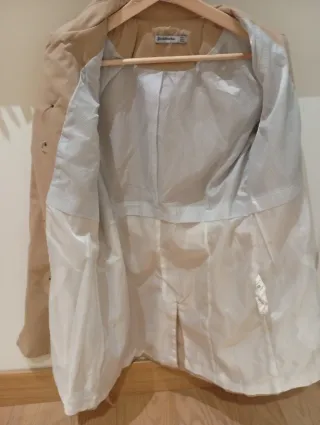 Gabardina Stradivarius Beige