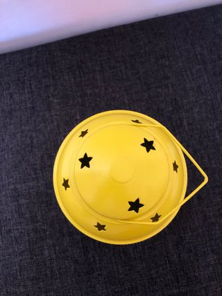 Lanterna gialla Ikea con stelle