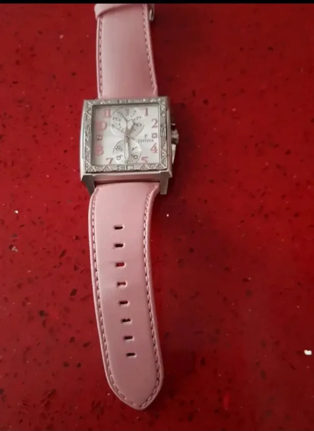 Reloj Festina Cuadrado Rosa usado en 2 ocasiones