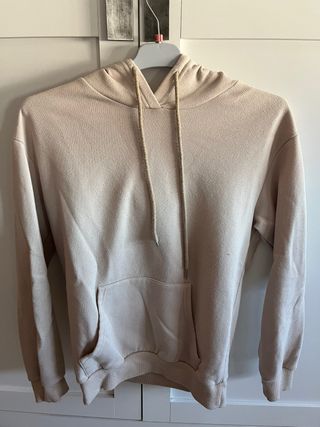 Sudadera beige con capucha