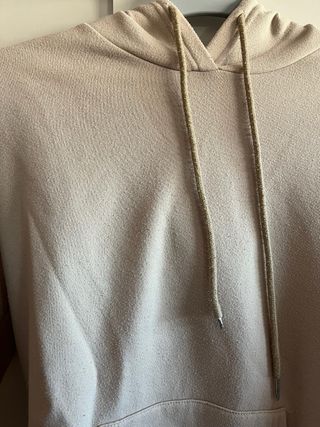Sudadera beige con capucha