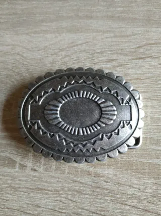 Hebilla de cinturón plateada