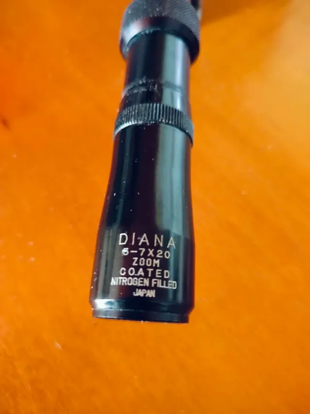 Mira telescópica marca DIANA "3-7X20" made JAPAN