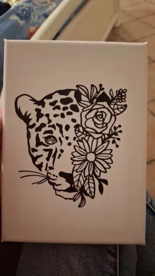 Tela con disegno leopardo e fiori