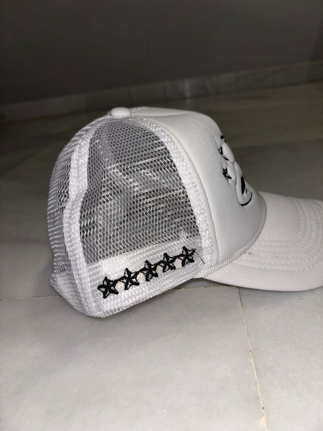 Gorra Corteiz Blanca Estrellas y Barco