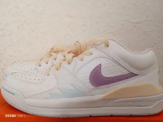 Zapatillas Nike Air Jordan Moradas y Blancas