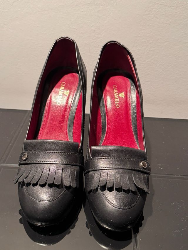 Zapatos de tacón Caramelo piel negra talla 37