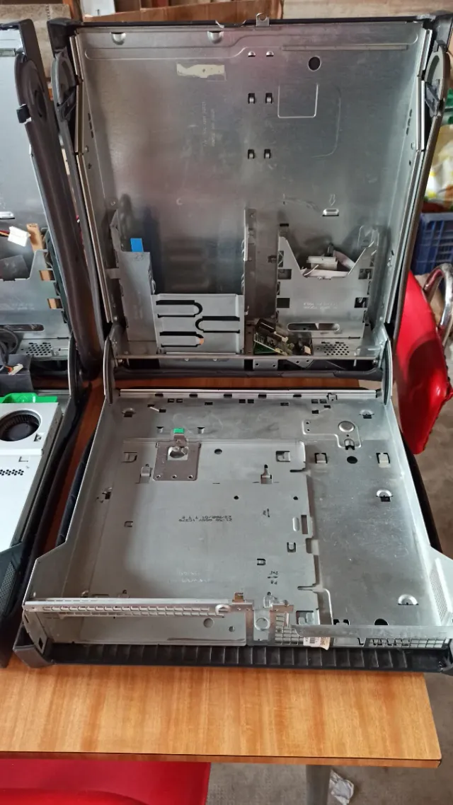 PC Sobremesa Dell + caja vacía