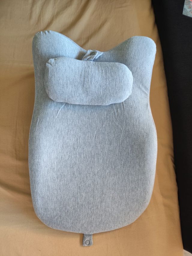 Almohada multifuncional gris