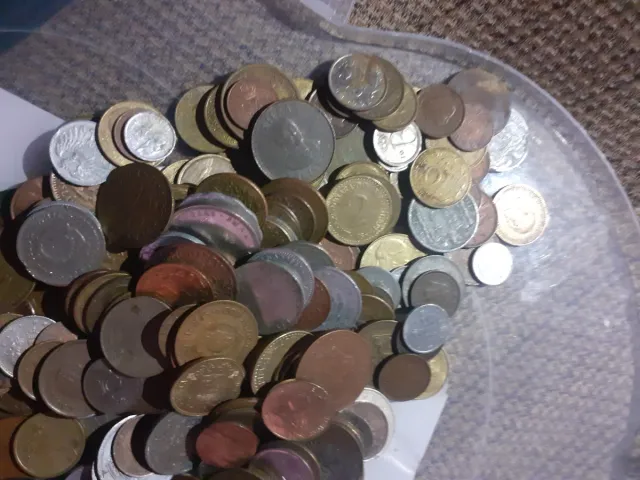 100 monedas al azar