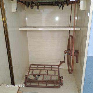 Máquina de coser Sigma verde y crema