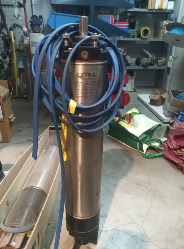 Bomba Sumergible y Motor