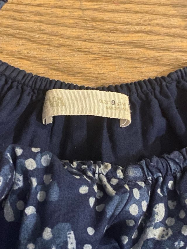 Vestido azul estampado con cut-outs