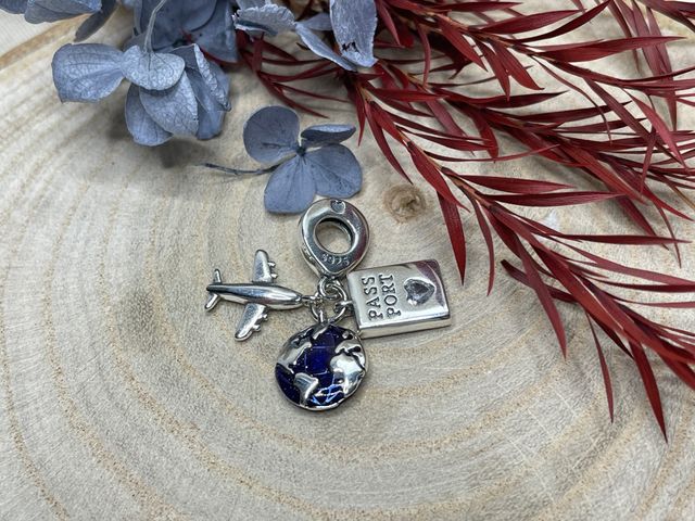 Charm Avión, Mundo y Pasaporte