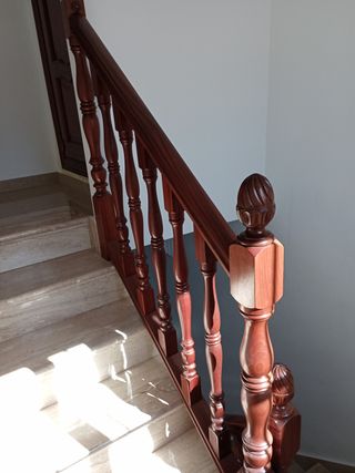 Barandilla de madera artesanal de dos piezas