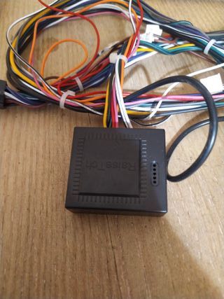 Pantalla pará Skoda y Peugeot grupo vang