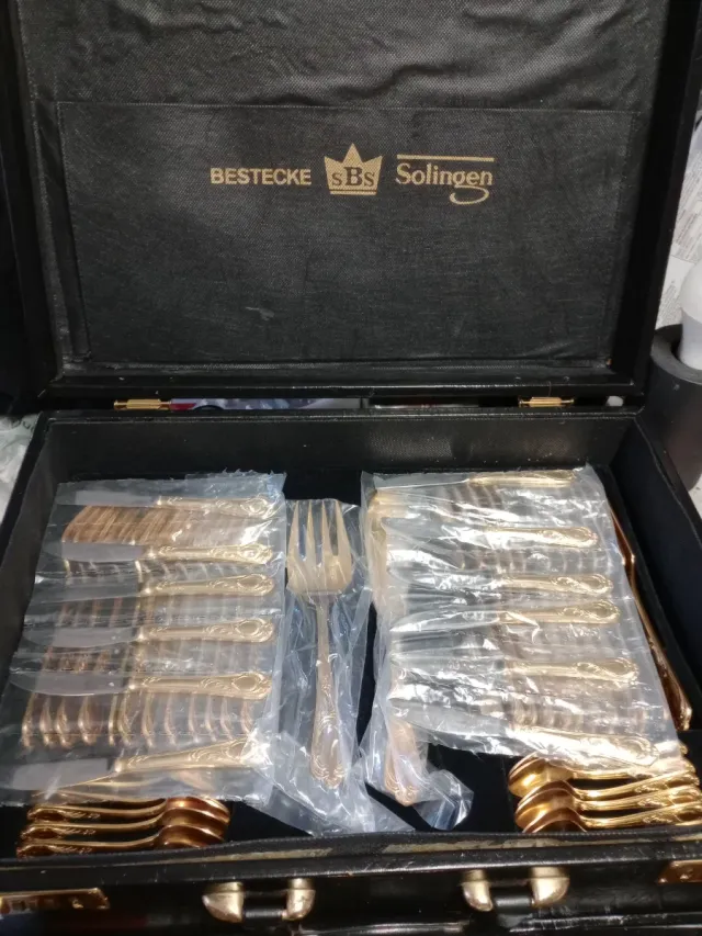 Cuberteria bañada en oro 24 kt marca solenger120 p