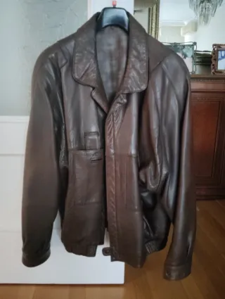 Cazadora de piel marrón