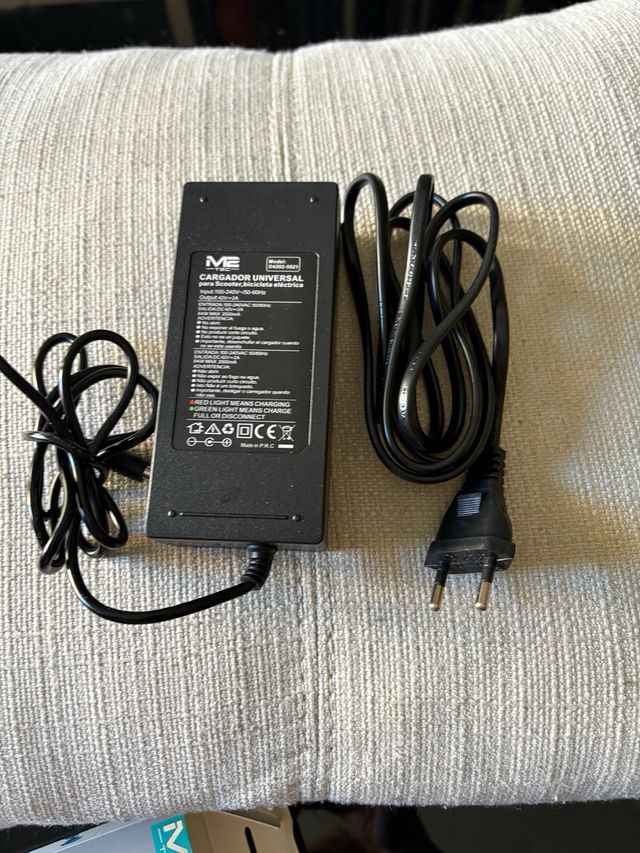 Cargador M2 TEC 84W 42V/2A Universal Scooter
