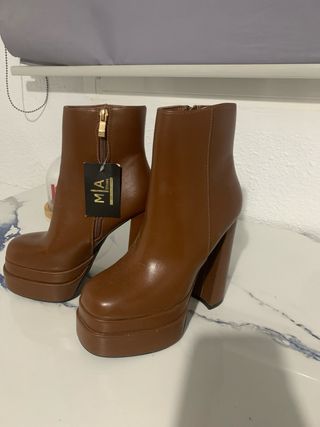 Botas de tacón marrones