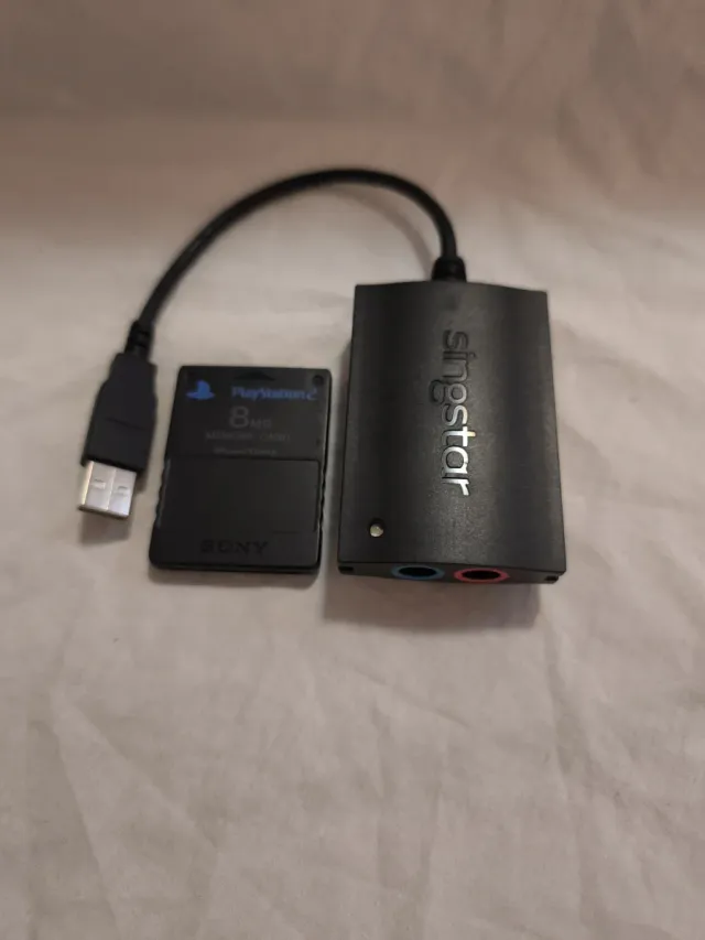 Adaptador USB Singstar e cartão de memória PS2