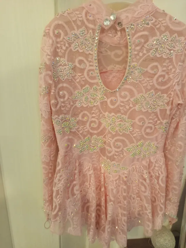 Maglia da pattinaggio artistico rosa con strass