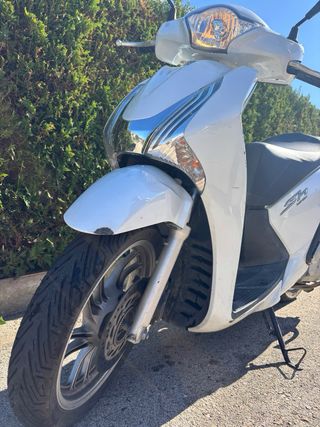 Honda SH 125i Scoopy - 2015 - 27.504 km