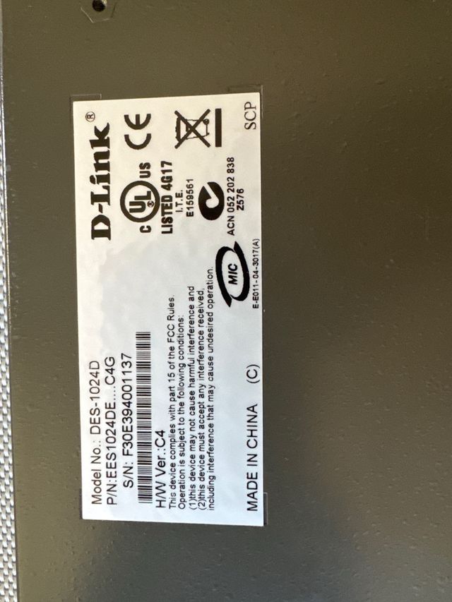 Switch D-Link DES-1024D Ethernet