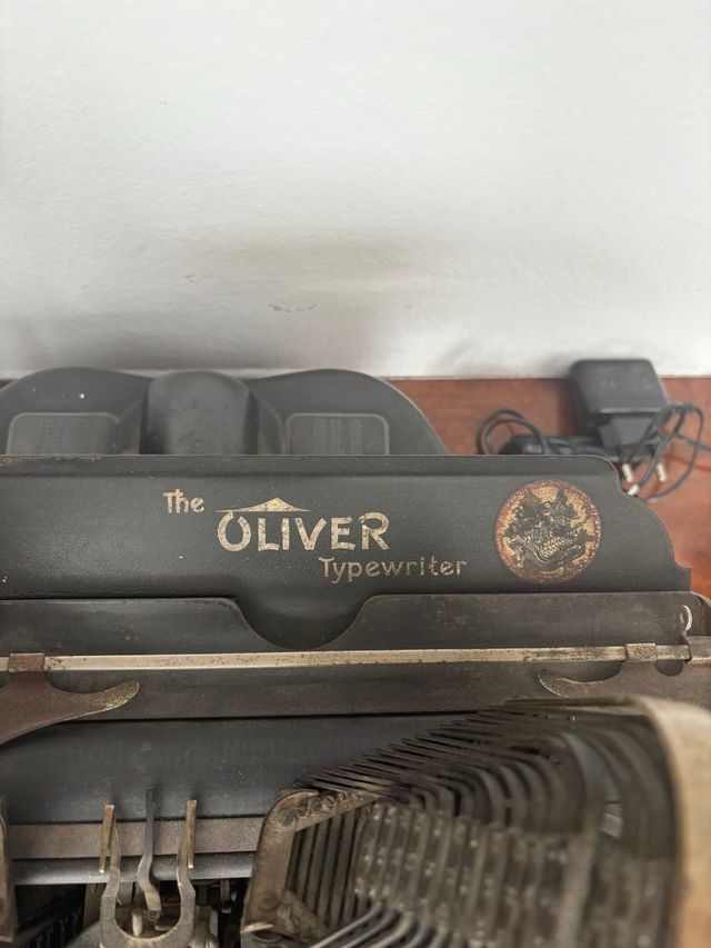 Máquina de escribir antigua Oliver