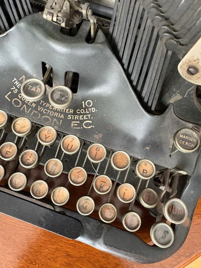 Máquina de escribir antigua Oliver